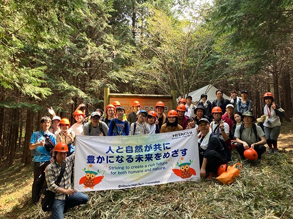 参加者全員で集合写真を撮影しました。